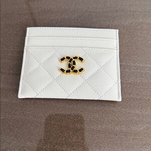 White Quilted Card Holder